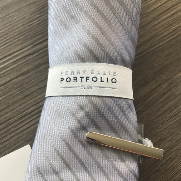 Perry Ellis Slim Tie - Picture 2 of 4